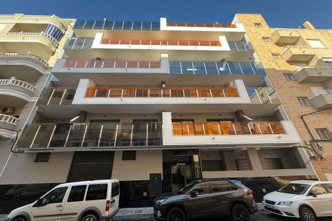 Apartment à Torrevieja, Alicante, Espagne 2 chambres, 102 m2 No. 147731