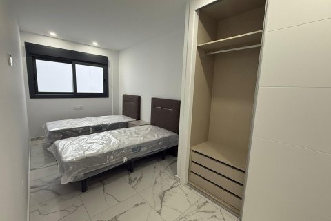 Apartment à vendre à Torrevieja, Alicante, Espagne, 2 chambres, 102 m2 No. 147731 - photo 16