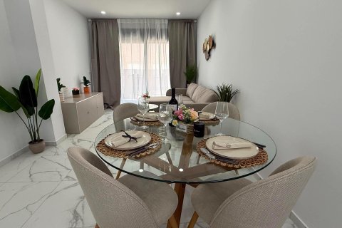 Apartment à vendre à Torrevieja, Alicante, Espagne, 2 chambres, 102 m2 No. 147731 - photo 5