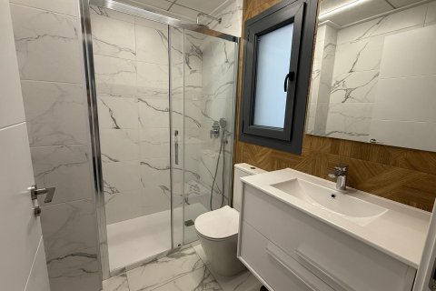 Apartment à vendre à Torrevieja, Alicante, Espagne, 2 chambres, 102 m2 No. 147731 - photo 13