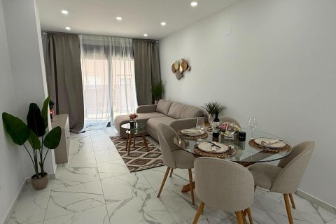 Apartment à vendre à Torrevieja, Alicante, Espagne, 2 chambres, 102 m2 No. 147731 - photo 3