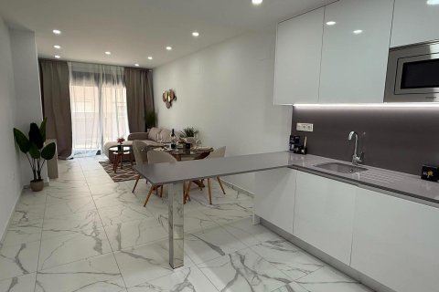 Apartment à vendre à Torrevieja, Alicante, Espagne, 2 chambres, 102 m2 No. 147731 - photo 8