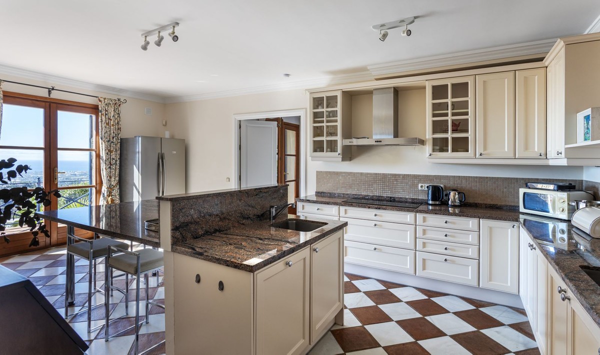 Villa El Madronal, Malaga, Spānijā 7 istabas, 1050 m2 Nr. 195216