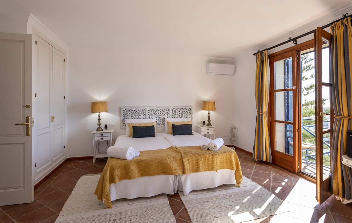 Villa El Madronal, Malaga, Spānijā 7 istabas, 1050 m2 Nr. 195216
