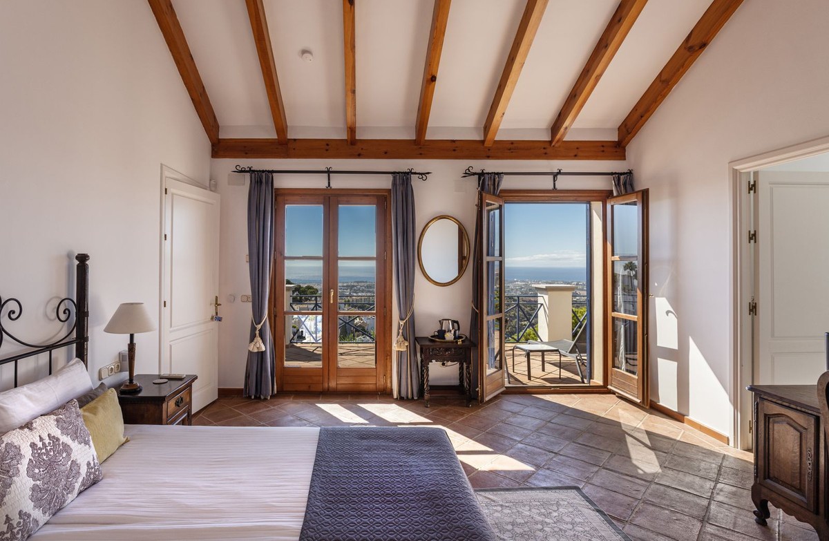 Villa El Madronal, Malaga, Spānijā 7 istabas, 1050 m2 Nr. 195216
