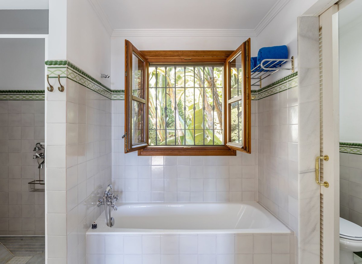 Villa El Madronal, Malaga, Spānijā 7 istabas, 1050 m2 Nr. 195216