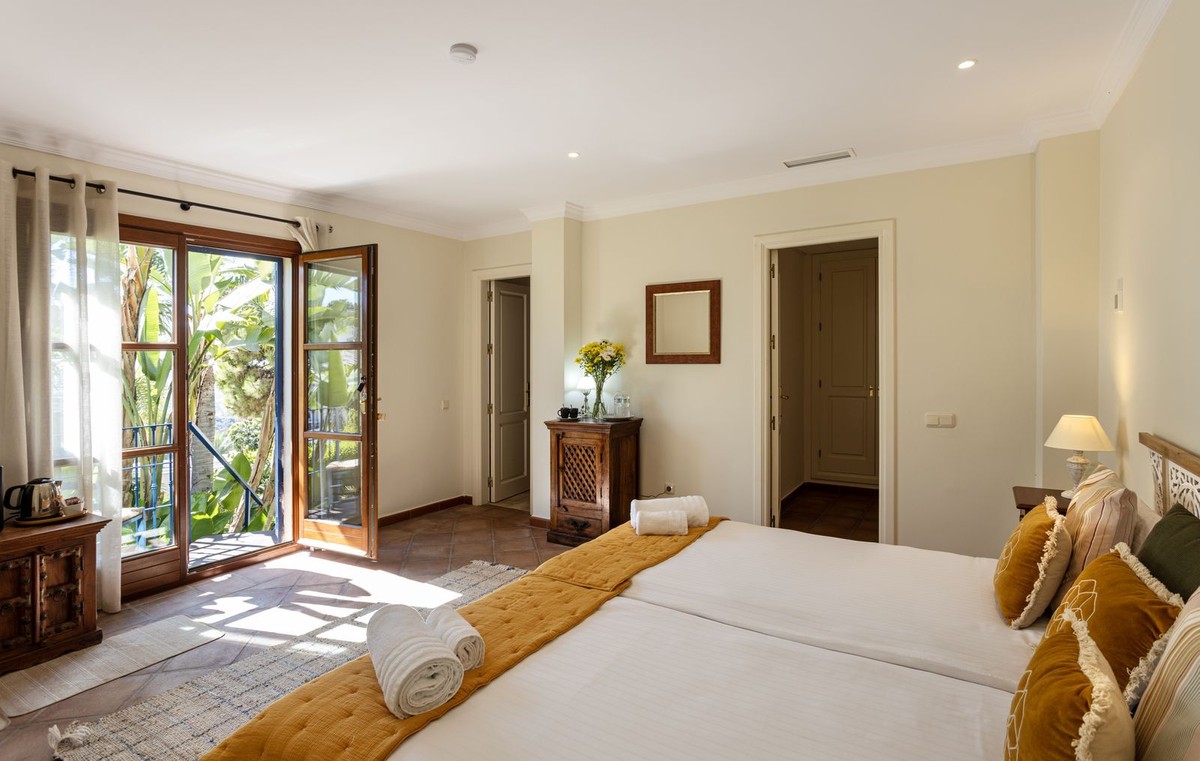 Villa El Madronal, Malaga, Spānijā 7 istabas, 1050 m2 Nr. 195216