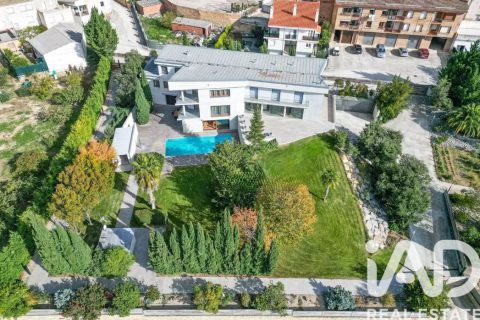 Продажа дома в Аррониз, Наварра, Испания 5 спален, 910м2 №193538 - фото 2