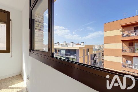 Huoneisto myytävänä Vilanova i la Geltru, Barcelona, Espanja, 4 makuuhuonetta, 91 m2 No. 193537 - kuva 14