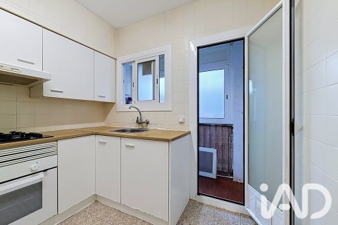 Huoneisto myytävänä Vilanova i la Geltru, Barcelona, Espanja, 4 makuuhuonetta, 91 m2 No. 193537 - kuva 3