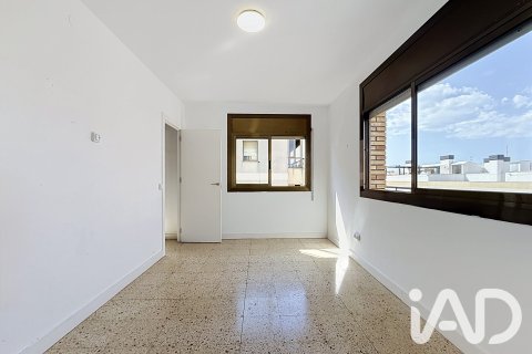 Huoneisto myytävänä Vilanova i la Geltru, Barcelona, Espanja, 4 makuuhuonetta, 91 m2 No. 193537 - kuva 12