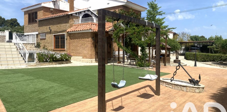 House in Els Pallaresos, Tarragona, Spain 3 bedrooms, 258 sq.m. No. 172480