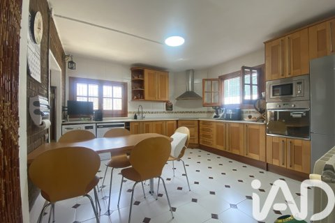 House for sale in Els Pallaresos, Tarragona, Spain 3 bedrooms, 258 sq.m. No. 172480 - photo 7