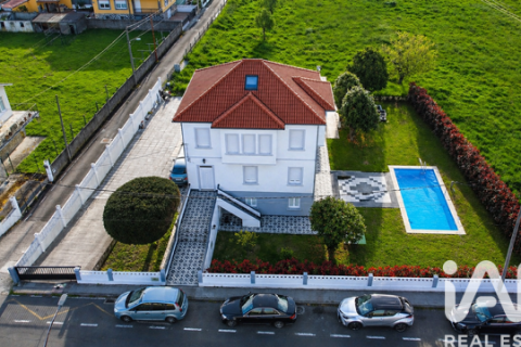 House à Neda, A Coruna, Espagne 5 chambres, 352 m2 No. 172474