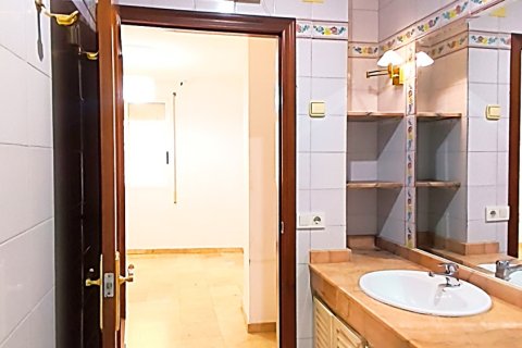 Apartment for sale in Alicante, Spain 3 bedrooms, 107.4 sq.m. No. 172475 - photo 11