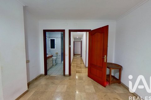 Apartment for sale in Alicante, Spain 3 bedrooms, 107.4 sq.m. No. 172475 - photo 5