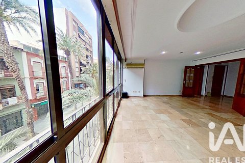 Apartment for sale in Alicante, Spain 3 bedrooms, 107.4 sq.m. No. 172475 - photo 2