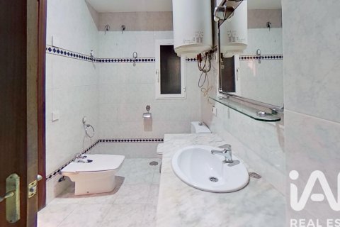 Apartment for sale in Alicante, Spain 3 bedrooms, 107.4 sq.m. No. 172475 - photo 15