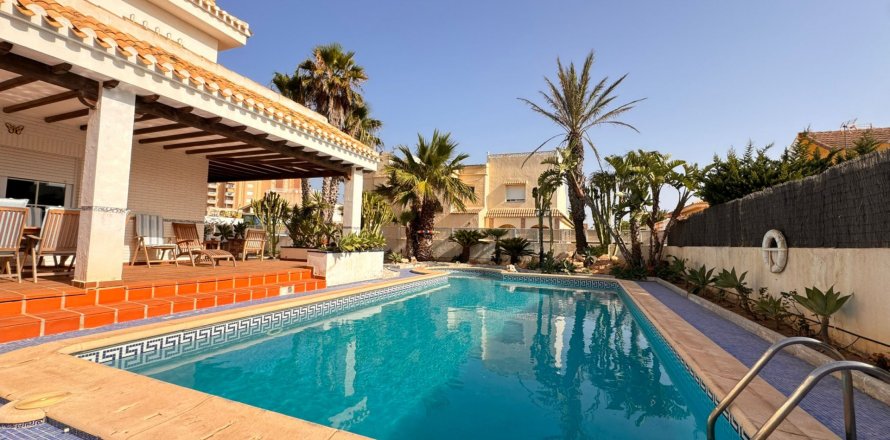 Villa La Manga del Mar Menor, Murcia, Spānijā 5 istabas, 637 m2 Nr. 139528