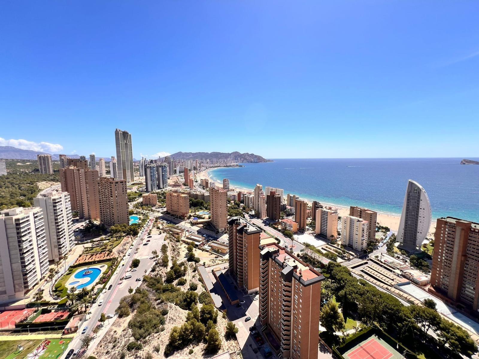 Apartment in Benidorm, Alicante, Spain 3 bedrooms, 130 sq.m. No. 139525
