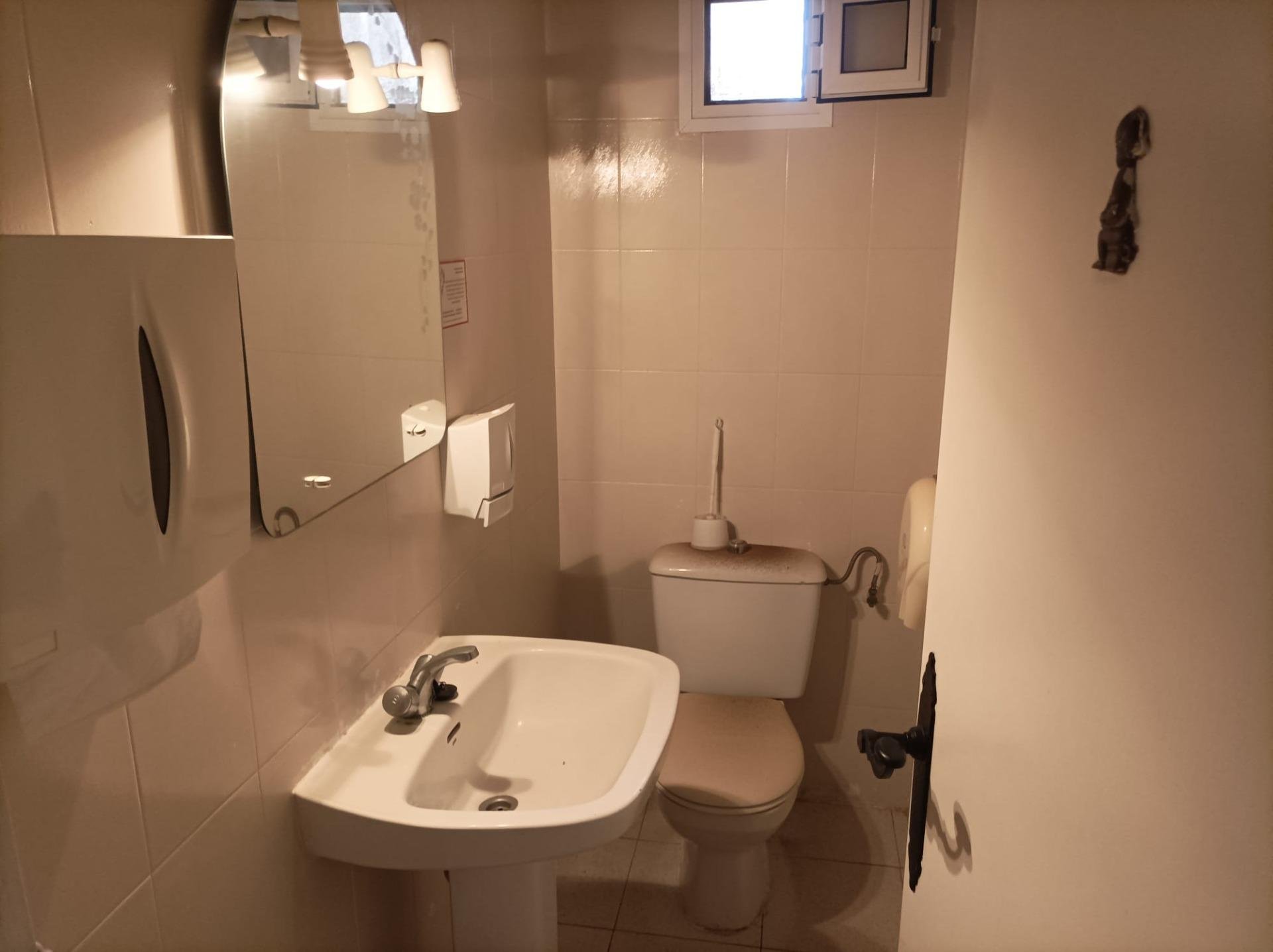 Liikekiinteistö Guardamar del Segura, Alicante, Espanja 83 m2 No. 183895