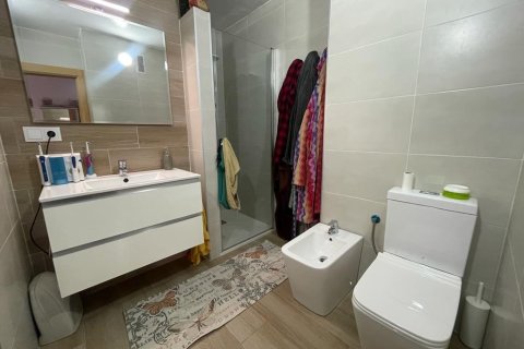 Apartment for sale in Guardamar del Segura, Alicante, Spain 3 bedrooms, 105 sq.m. No. 183898 - photo 20