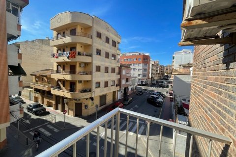 Apartment for sale in Guardamar del Segura, Alicante, Spain 3 bedrooms, 105 sq.m. No. 183898 - photo 16
