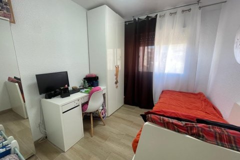 Apartment for sale in Guardamar del Segura, Alicante, Spain 3 bedrooms, 105 sq.m. No. 183898 - photo 11
