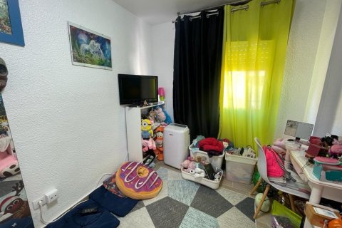 Apartment for sale in Guardamar del Segura, Alicante, Spain 3 bedrooms, 105 sq.m. No. 183898 - photo 12