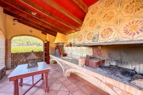 Casa adosada en venta en Segorbe, Castellón, España 5 dormitorios, 426 m2 No. 149696 - foto 4