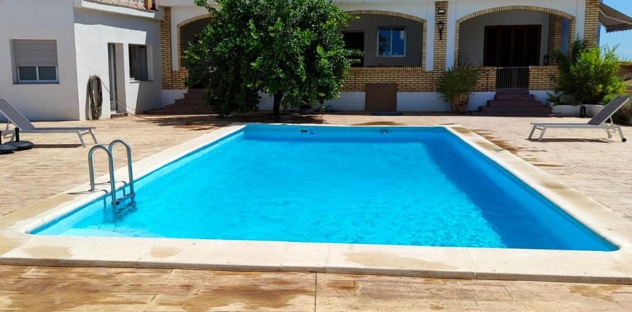 Rindu māja Godelleta, Valencia, Spānijā 5 istabas, 800 m2 Nr. 149697