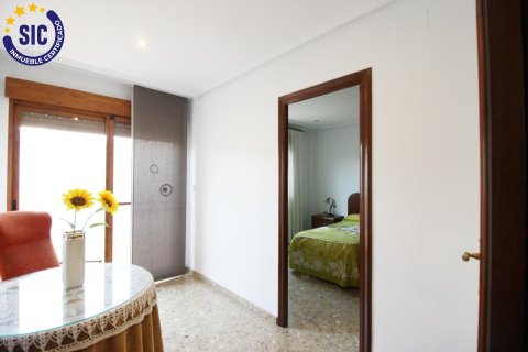 Kamienica w Meliana, Valencia, Hiszpania 3 sypialnie, 450 mkw. nr 149695 – zdjęcie 22