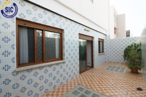 Kamienica w Meliana, Valencia, Hiszpania 3 sypialnie, 450 mkw. nr 149695 – zdjęcie 25