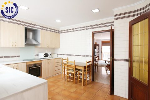 Kamienica w Meliana, Valencia, Hiszpania 3 sypialnie, 450 mkw. nr 149695 – zdjęcie 9