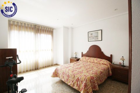 Kamienica w Meliana, Valencia, Hiszpania 3 sypialnie, 450 mkw. nr 149695 – zdjęcie 15