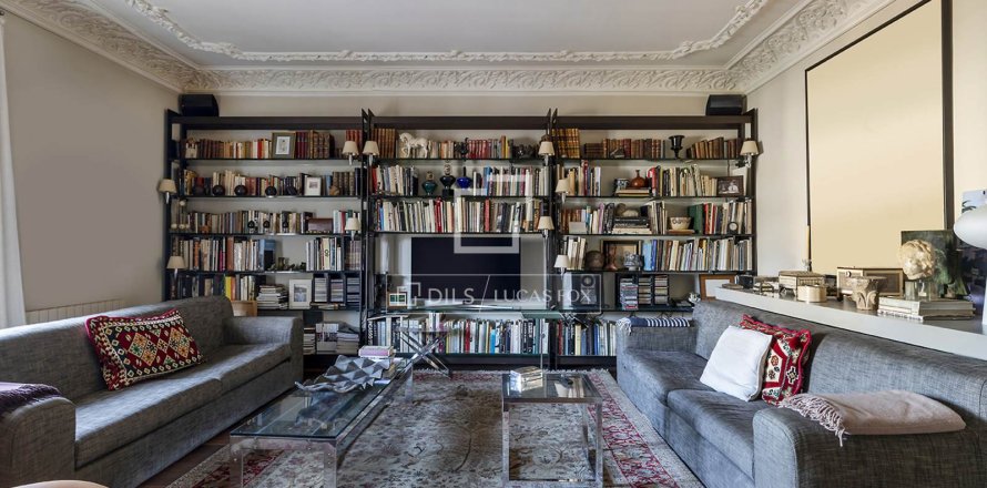 Wohnung in Barcelona, Spanien 3 Schlafzimmer, 230 m2 Nr. 151019