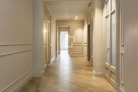 Wohnung zur Miete in Barcelona, Spanien 3 Schlafzimmer, 203 m2 Nr. 151017 - Foto 17