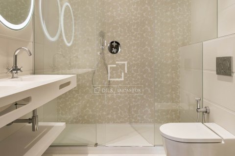 Wohnung zur Miete in Barcelona, Spanien 3 Schlafzimmer, 203 m2 Nr. 151017 - Foto 12