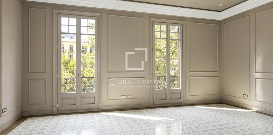 Wohnung in Barcelona, Spanien 3 Schlafzimmer, 203 m2 Nr. 151017