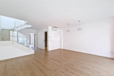 Huvila vuokrattavana Vilanova i la Geltru, Barcelona, Espanja, 4 makuuhuonetta, 220 m2 No. 151015 - kuva 20