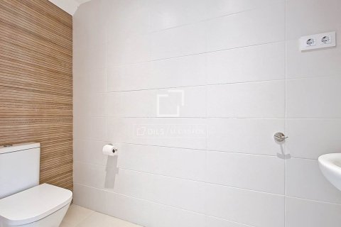 Huvila vuokrattavana Vilanova i la Geltru, Barcelona, Espanja, 4 makuuhuonetta, 220 m2 No. 151015 - kuva 9