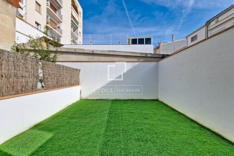 Huvila vuokrattavana Vilanova i la Geltru, Barcelona, Espanja, 4 makuuhuonetta, 220 m2 No. 151015 - kuva 2