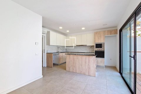 Huvila vuokrattavana Vilanova i la Geltru, Barcelona, Espanja, 4 makuuhuonetta, 220 m2 No. 151015 - kuva 23
