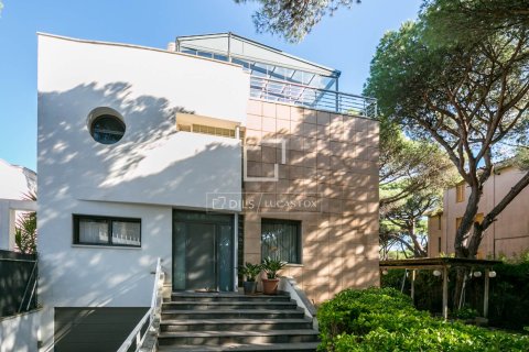 Villa a Gava, Barcelona, Spagna 5 camere da letto, 243 mq. N° 151020