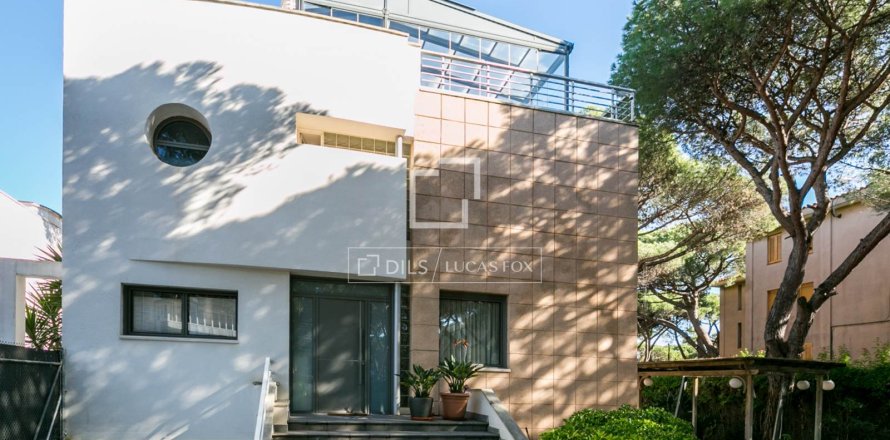 Villa a Gava, Barcelona, Spagna 5 camere da letto, 243 mq. N° 151020