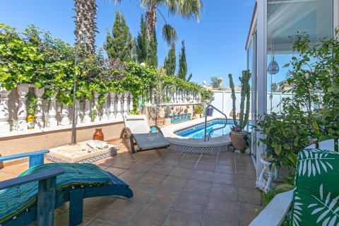 Townhouse for sale in La Zenia, Alicante, Spain 2 bedrooms, 96 sq.m. No. 189798 - photo 2