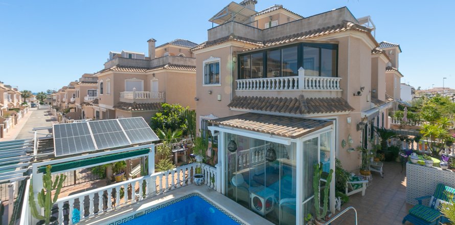 Townhouse in La Zenia, Alicante, Spain 2 bedrooms, 96 sq.m. No. 189798