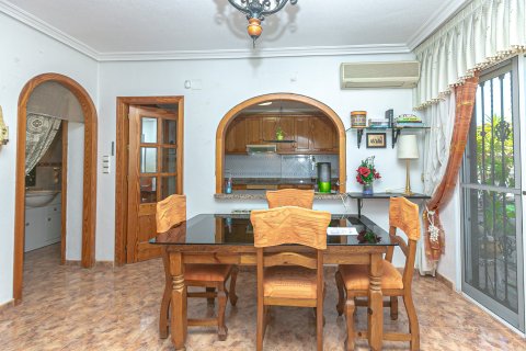 Townhouse for sale in La Zenia, Alicante, Spain 2 bedrooms, 96 sq.m. No. 189798 - photo 9