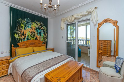 Townhouse for sale in La Zenia, Alicante, Spain 2 bedrooms, 96 sq.m. No. 189798 - photo 28