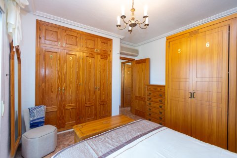 Townhouse for sale in La Zenia, Alicante, Spain 2 bedrooms, 96 sq.m. No. 189798 - photo 30